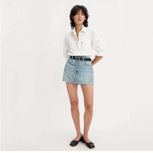 💕NWT Levi's Denim Mini Skirt size 32 waist